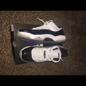 Jordan 11 concord size 10.5 worn 2 times
